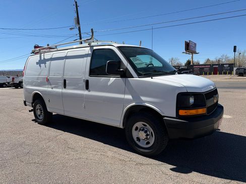 Used 2014 Chevrolet Express 2500 RWD 2500 135 image 2