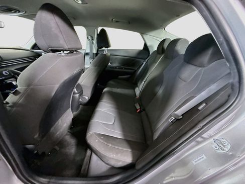 Used 2025 Hyundai Elantra SE FWD image 24