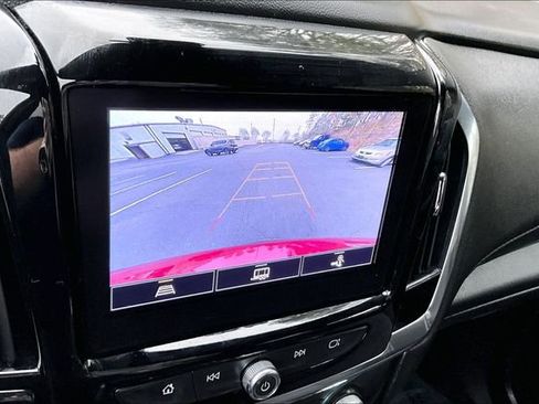Used 2023 Chevrolet Traverse LT image 11
