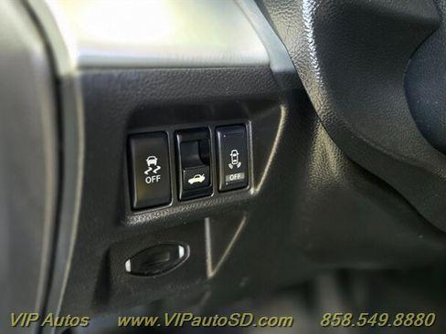 Used 2013 INFINITI G37 Convertible w/ Premium Pkg RWD image 31