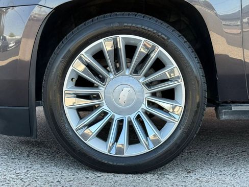 Used 2016 Cadillac Escalade Platinum RWD image 28