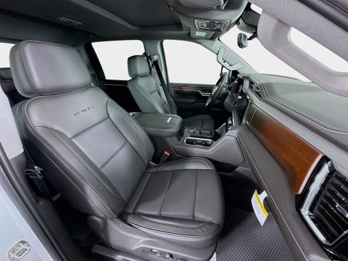 New 2026 GMC Sierra 3500 Denali w/ Denali Reserve Package image 29