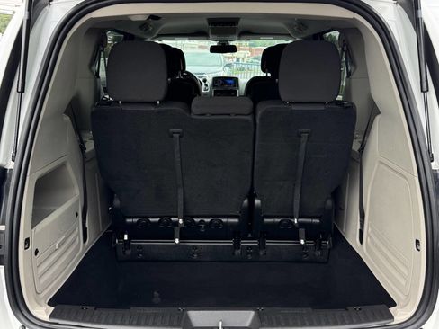 Used 2019 Dodge Grand Caravan SE w/ UConnect Hands-Free Group image 50