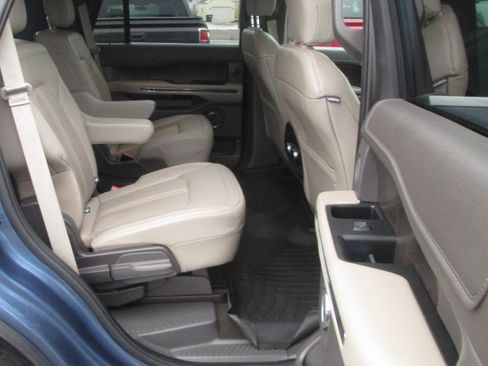 Used 2019 Ford Expedition Limited w/ Equipment Group 302A AWD/4WD image 15