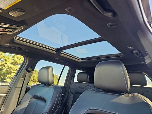 New 2025 Jeep Grand Cherokee Limited w/ Black Appearance Package image 20