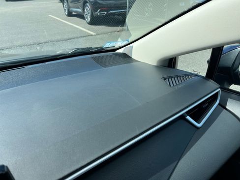 Used 2025 Toyota Corolla LE image 34