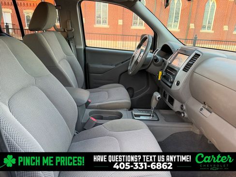 Used 2019 Nissan Frontier SV image 6