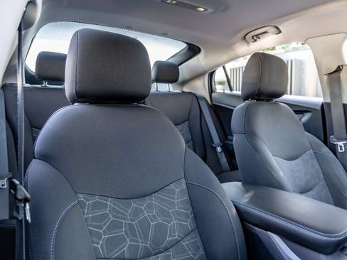 Used 2018 Chevrolet Volt LT FWD image 19