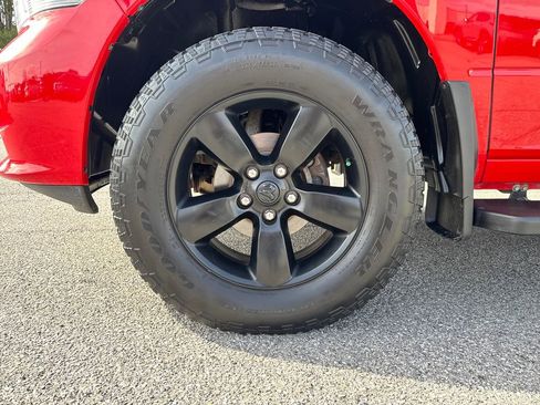 Used 2019 RAM 1500 Express w/ Wheel & Sound Group image 28