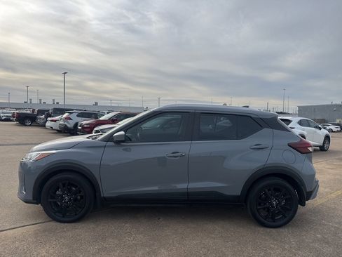 Certified 2023 Nissan Kicks SV image 4