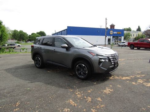 Used 2025 Nissan Rogue SV AWD/4WD image 35
