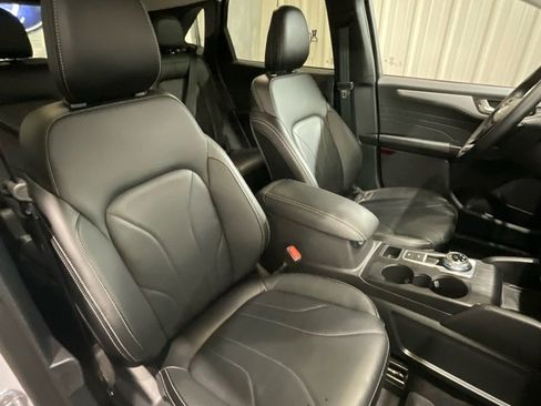 Used 2025 Ford Escape Platinum w/ Premium Technology Package image 13