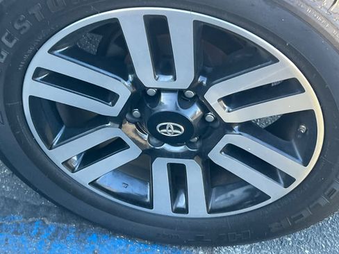 Used 2018 Toyota 4Runner Limited AWD/4WD image 22