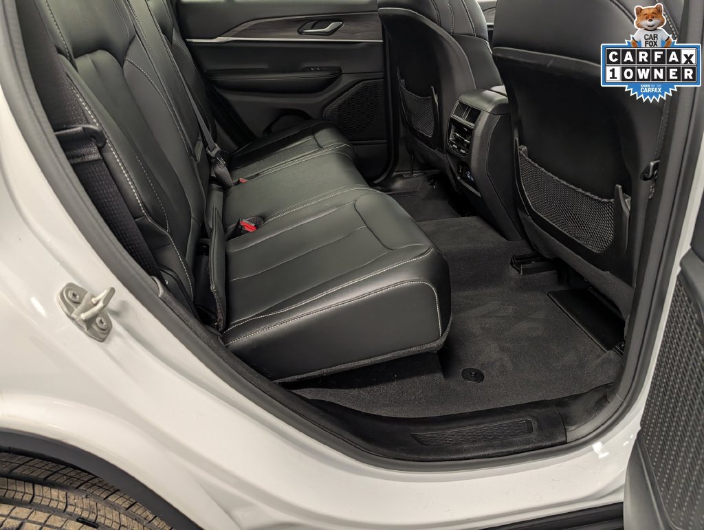 Used 2024 Jeep Grand Cherokee Limited AWD/4WD image 27