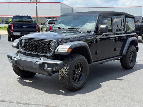 Used 2024 Jeep Wrangler Unlimited Sport AWD/4WD image 4