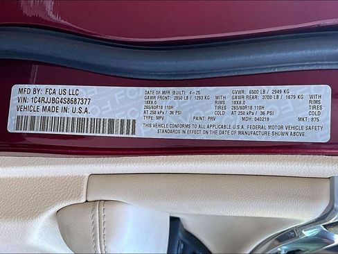 Used 2025 Jeep Grand Cherokee L Limited RWD image 35