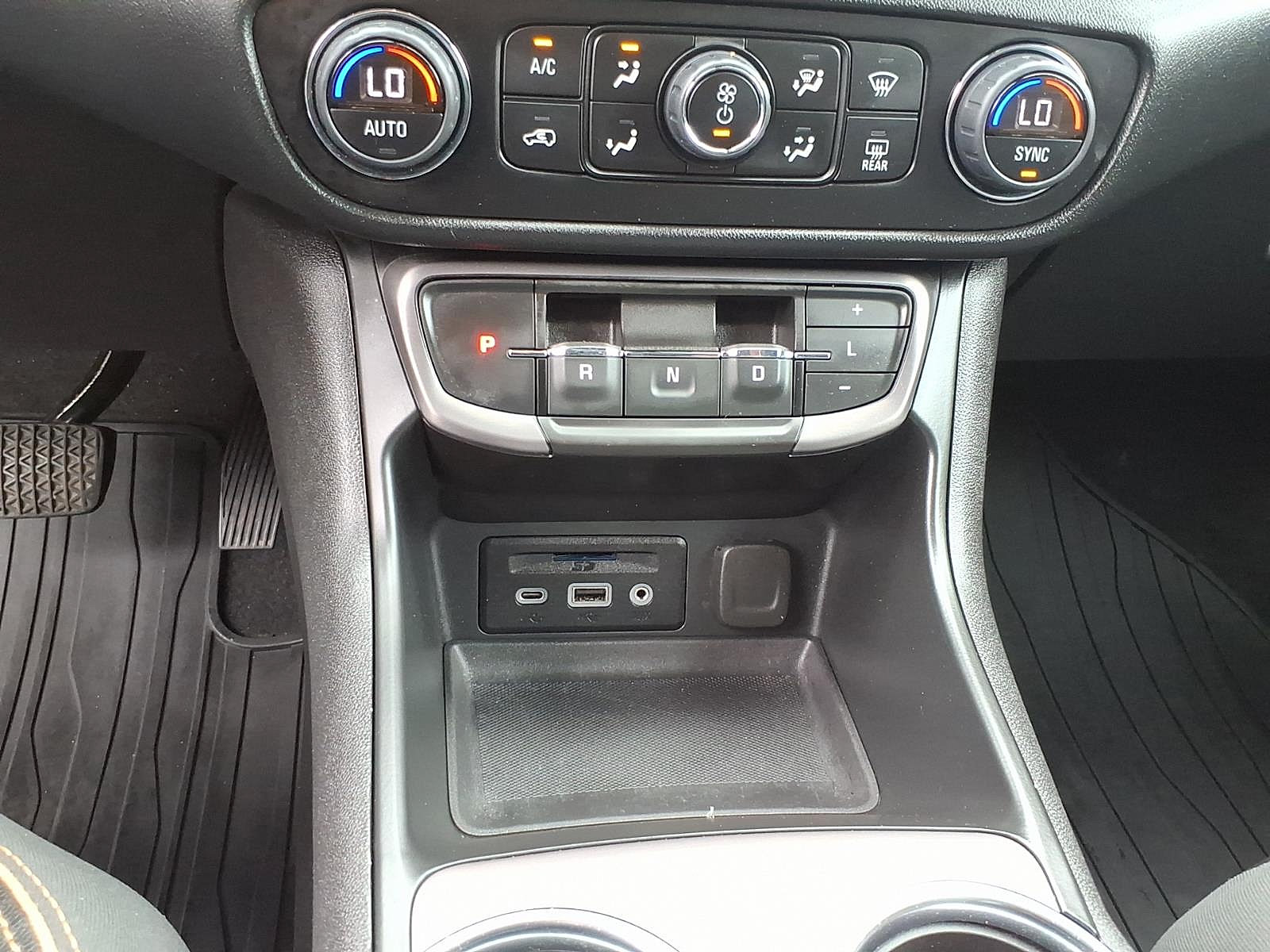 Used 2023 GMC Terrain AT4 AWD/4WD image 19