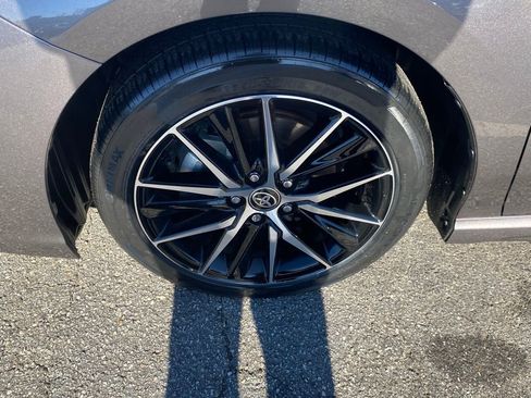 Used 2024 Toyota Camry SE image 19