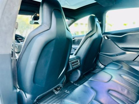Used 2015 Tesla Model S 60 RWD image 18