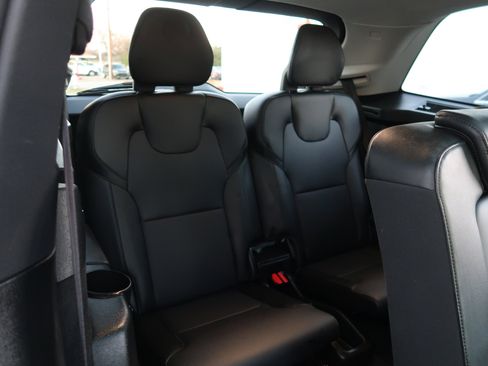 Used 2020 Volvo XC90 T5 Momentum image 38
