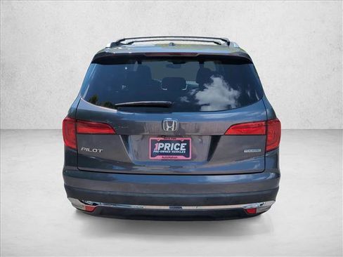 Used 2017 Honda Pilot Touring image 6