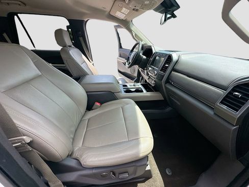 Used 2019 Ford Expedition XLT w/ Equipment Group 202A RWD image 29