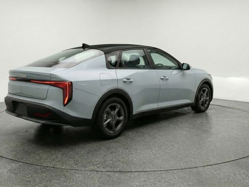 Used 2025 Kia K4 LXS image 9