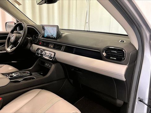 Used 2025 Honda Pilot Touring image 28