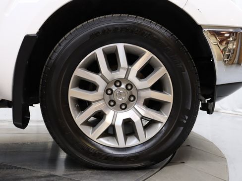 Used 2011 Nissan Frontier SL image 33