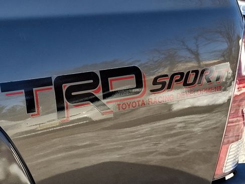 Used 2015 Toyota Tacoma 4x4 Double Cab w/ TRD Sport Package image 29