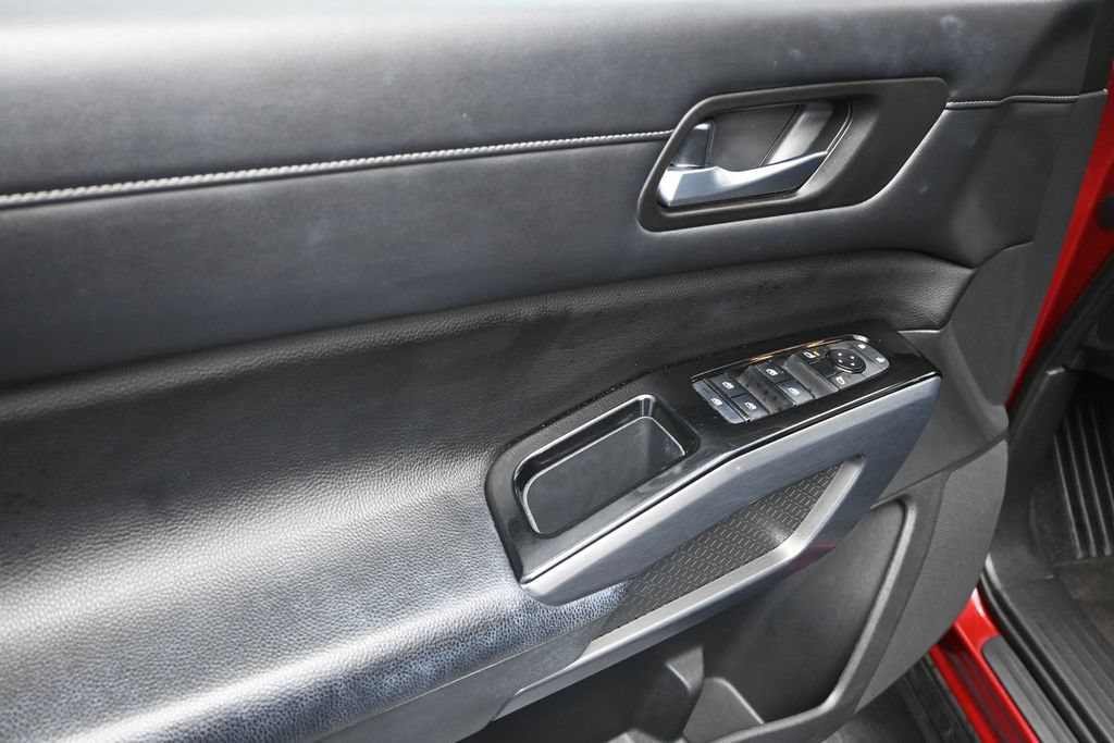 Used 2022 Nissan Pathfinder SL FWD image 11