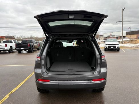 New 2026 Jeep Grand Cherokee Limited w/ Limited Altitude Package AWD/4WD image 5