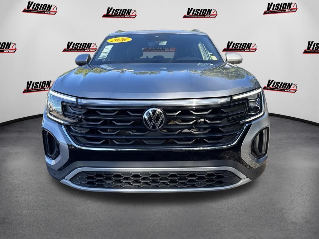 Used 2026 Volkswagen Atlas Cross Sport SE AWD/4WD image 2