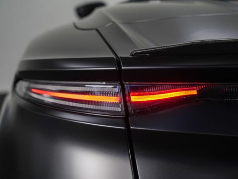 Used 2022 Aston Martin DBS Superleggera Volante RWD image 21
