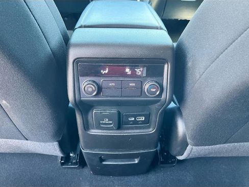 Used 2023 GMC Acadia SLE w/ Driver Convenience Package image 24