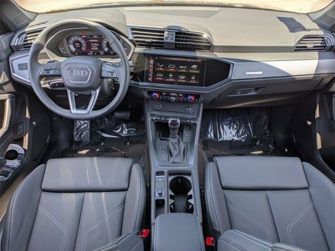 New 2025 Audi Q3 2.0T Premium image 5
