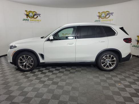 Certified 2024 BMW X5 xDrive40i w/ Parking Assistance Package AWD/4WD image 2