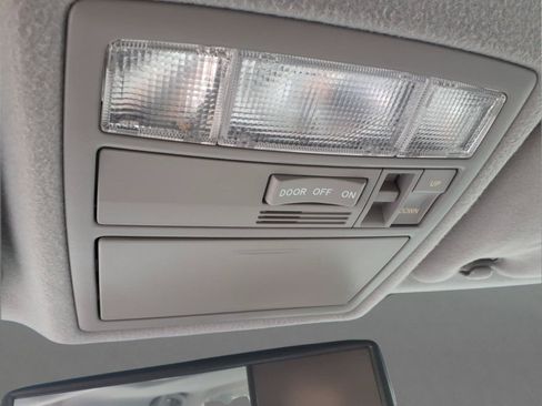 Used 2010 Toyota Camry LE FWD image 23