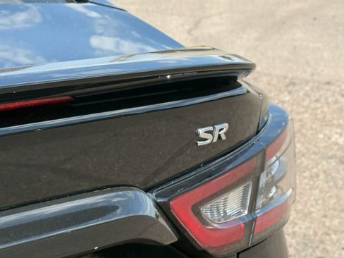 Used 2023 Nissan Maxima SR w/ Sport Mat Group FWD image 10