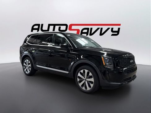Used 2022 Kia Telluride S FWD image 3