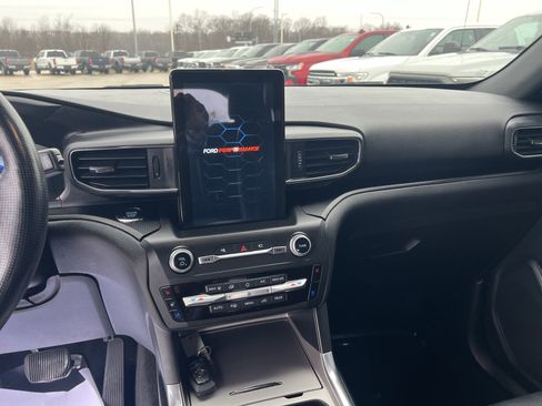 Used 2020 Ford Explorer ST w/ ST Street Pack image 22