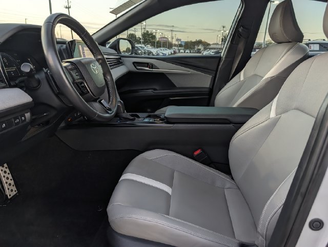 Used 2025 Toyota Camry SE w/ Convenience Package FWD image 26