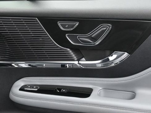 Used 2022 Lincoln Corsair Reserve w/ Elements Package FWD image 34