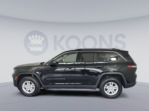 Used 2023 Jeep Grand Cherokee Laredo w/ Luxury Tech Group I image 2