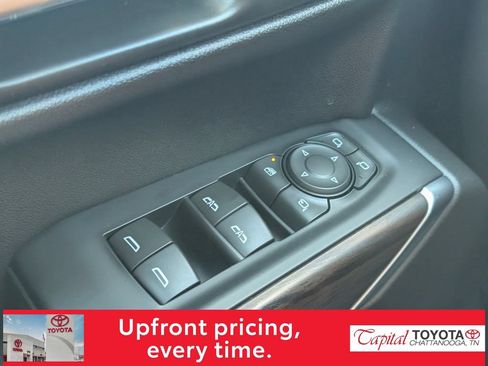 Used 2021 GMC Sierra 1500 SLT w/ SLT Premium Package AWD/4WD image 13