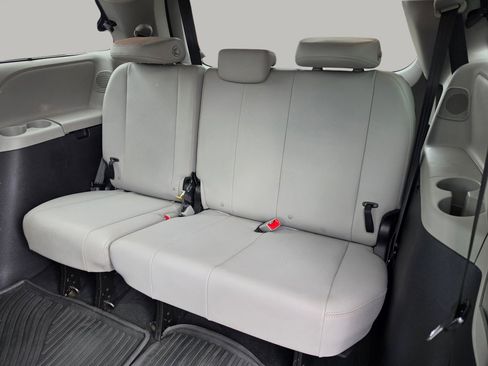 Used 2015 Toyota Sienna Limited Premium AWD/4WD image 30