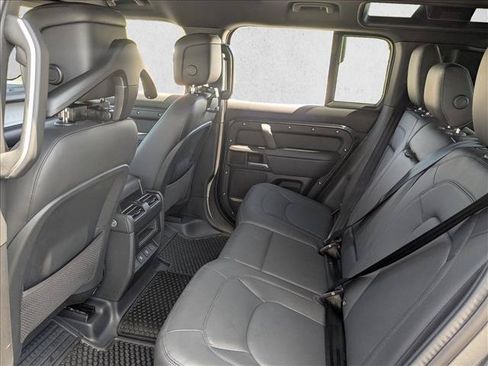Used 2025 Land Rover Defender 110 X-Dynamic SE AWD/4WD image 18