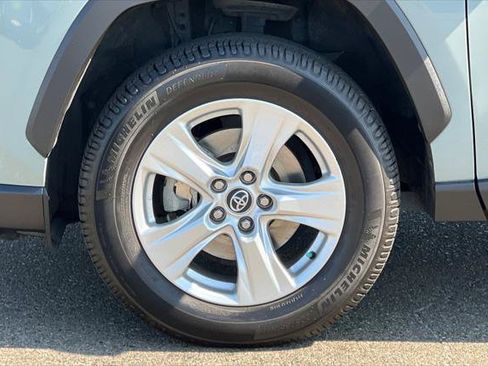 Certified 2020 Toyota RAV4 XLE w/ Convenience Package AWD/4WD image 31