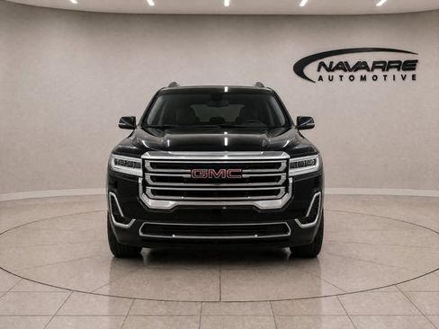 Used 2023 GMC Acadia SLT w/ Preferred Package FWD image 2