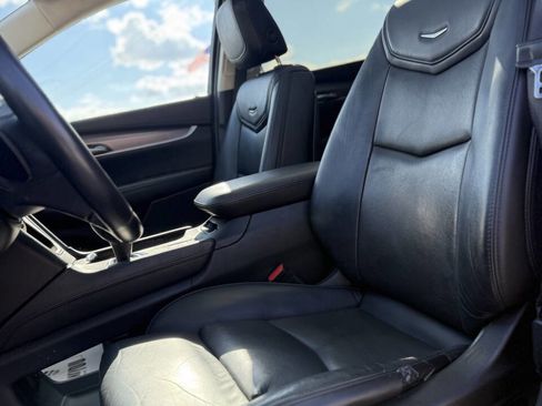 Used 2017 Cadillac XT5 Luxury w/ Driver Awareness Package image 11